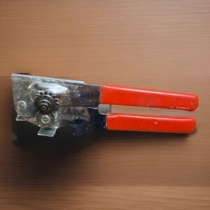 VTG Heavy Duty Swing-A-Way Swing Away Can Bottle Opener Red Grip Handle USA 7”
